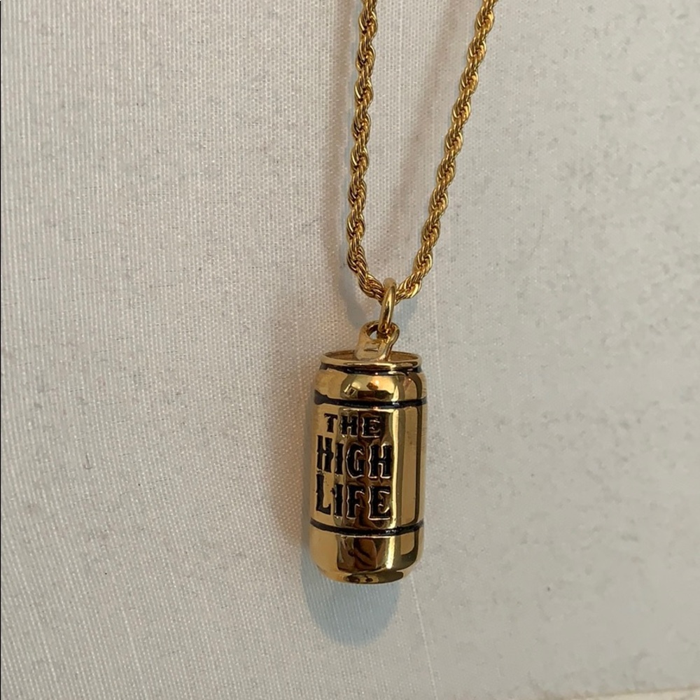 Gold chain w/ The high life pendant